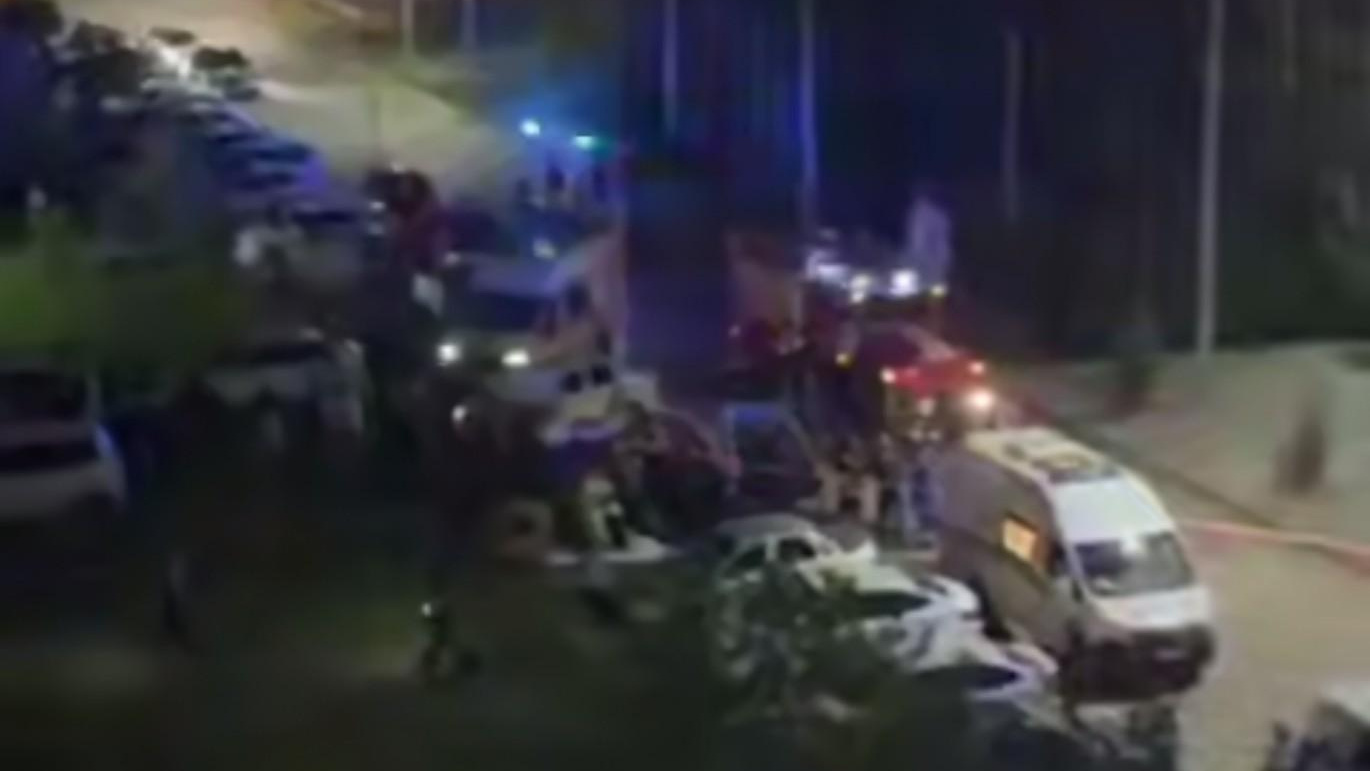 Во дворе жилого дома в Ставрополе прогремел взрыв, погибли люди: видео 