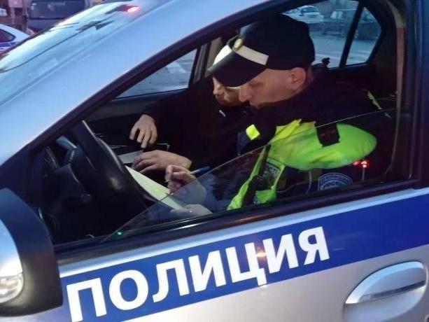Водителя проверили на состояние опьянения | Источник: ИА «Ночные новости»