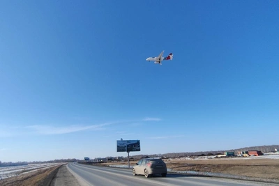 Самолет Ямал совершил вынужденную посадку в Тюмени
