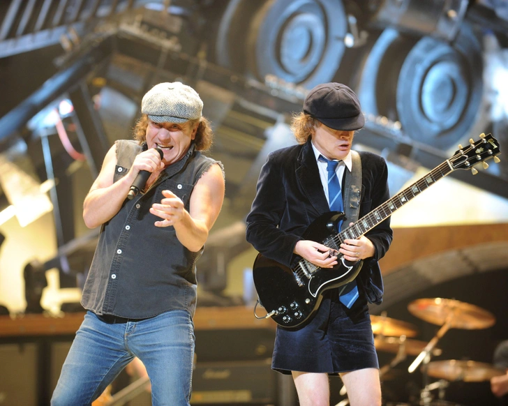 Guns N' Roses перепели легендарный хит AC/DC Back In Black — видео никого не оставит равнодушным