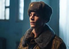 Сериал «Аутсорс» 2025: Иван Янковский среди моральных дилемм и безжалостной реальности 90-х