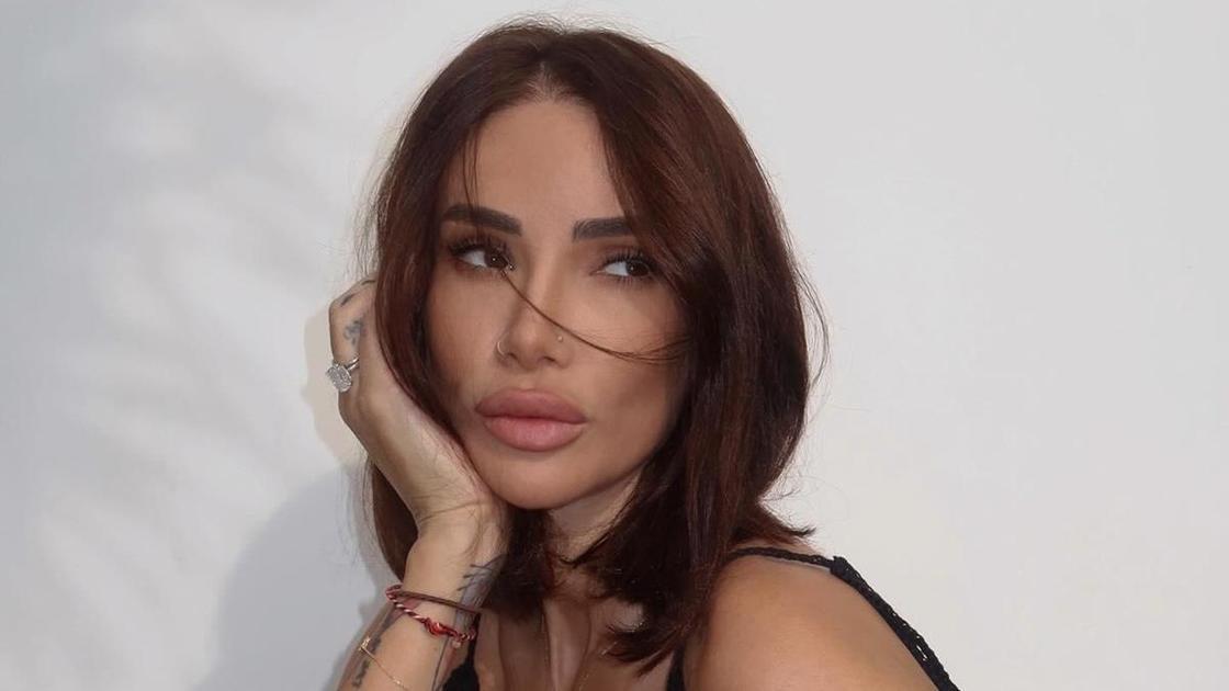 Айза сделала подтяжку лица за 900&nbsp;тыс рублей&nbsp;&mdash; как она выглядит теперь