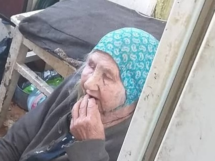 92-летняя старушка чуть не умерла от голода в заваленной мусором квартире