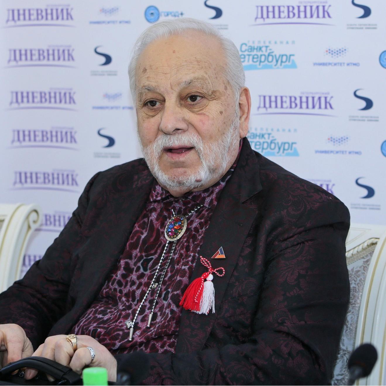 Сказал Филиппу, что скоро умрет: последние дни жизни Бедроса Киркорова