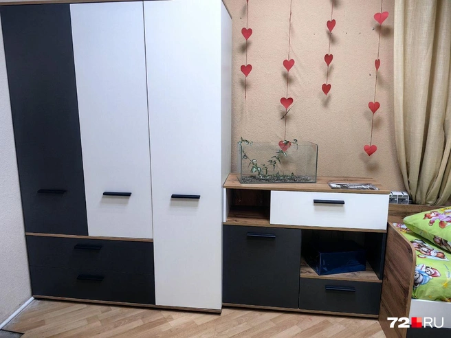 Остались пока варианты мебели, которую можно поставить в детскую. Дизайнеры, например, предлагают такой вариант  | Источник: Павел Красоткин / 72.RU 