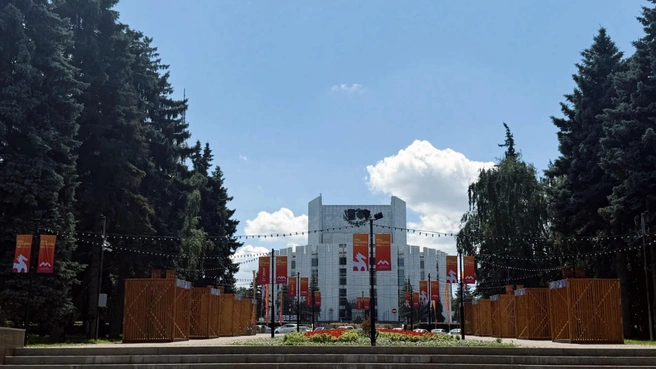 Визитной карточкой фестиваля станет арт-объект. Фигура коня, в каждом изгибе которого зашифрованы орнаменты культурного кода Южного Урала | Источник: Министерство молодежи Челябинской области