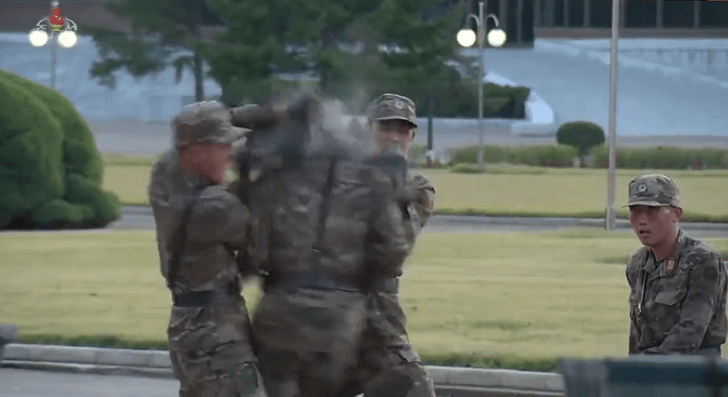 Самый жестокий спецназ в мире: военные КНДР показали, как ломать головой бетон (видео прилагается)