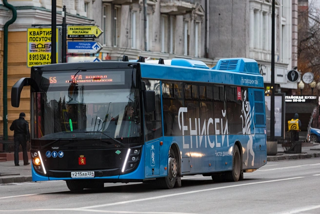 Газовые автобусы начали работать в Красноярске в 2025 году. Мы делали обзор на этот транспорт и рассказывали, почему вообще власти закупают именно их | Источник: Мария Ленц / NGS24.RU