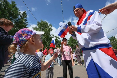 День России в Челябинске: солнце, триколор и гуляния