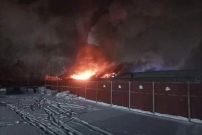 Major fire breaks out at warehouses in Volgograd