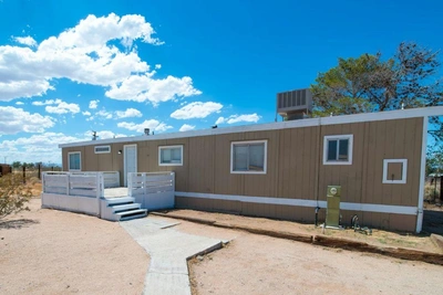 Персонал принца Эндрю в ярости из-за мобильного дома