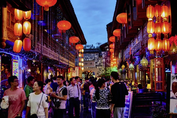 Улица Цзиньли в районе Ухоу в Чэнду — одна из старейших в провинции Сычуань, считается, что ей около 1800 лет, Китай | Источник: OSTILL / Contributor / iStock