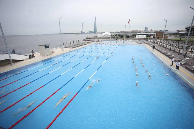 Стало известно, когда вновь заработает открытый бассейн на Крестовском острове | Источник: Анастасия Барашкова / «Фонтанка.ру»