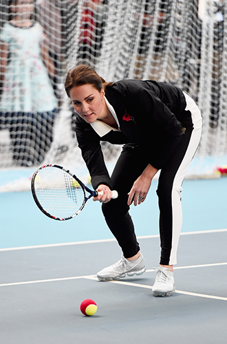 Беременный спорт-шик: герцогиня Кембриджская сыграла в теннис