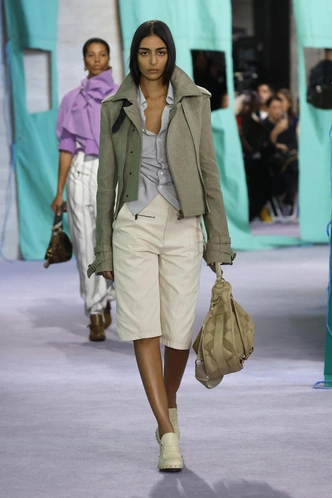 Burberry ss25 | Источник: Legion Media