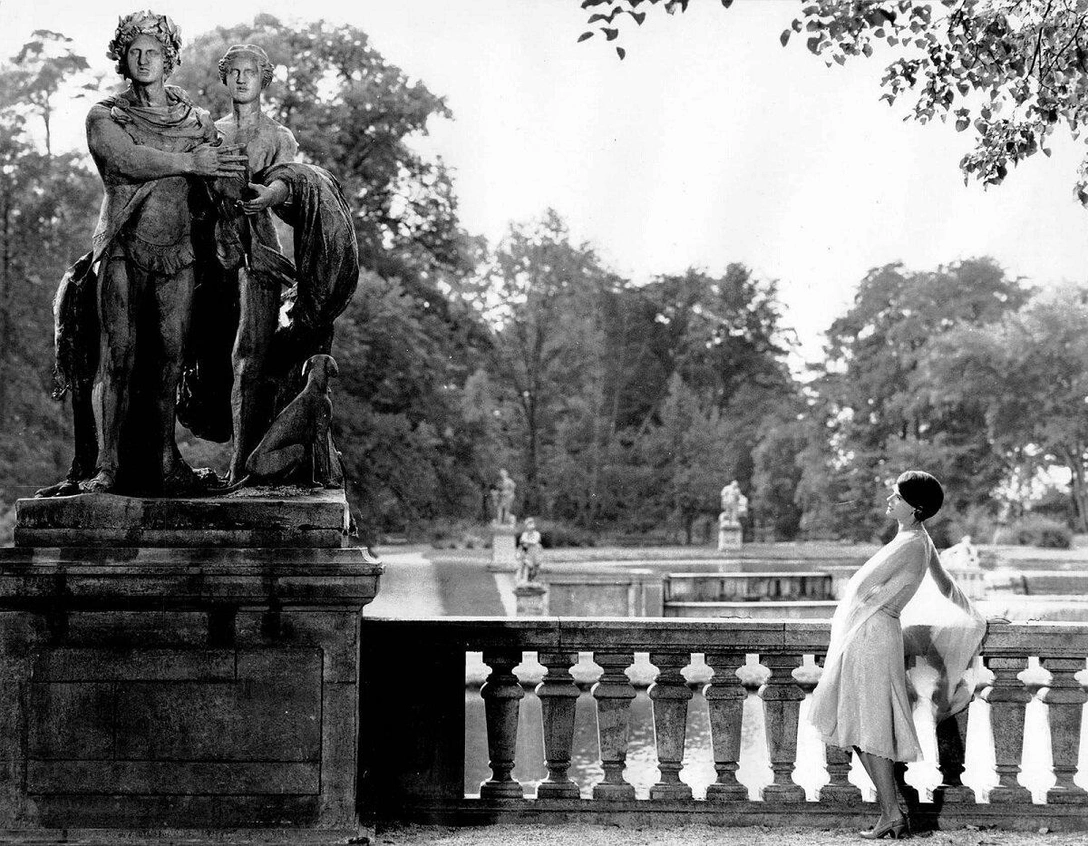 Кадр из фильма «Прошлым летом в Мариенбаде» (1961) | Источник: архив пресс-служб