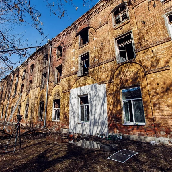 Так дом выглядел через пару дней после пожара | Источник: Сергей Карпухин