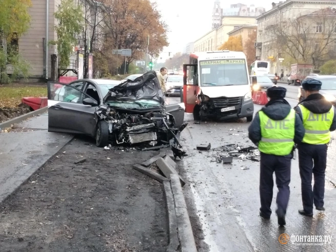 Процесс выплат после ДТП часто затягивают | Источник: Михаил Огнев / FONTANKA.RU
