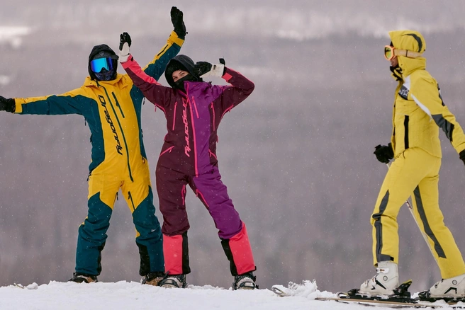 Это фото сделано на открытии прошлого сезона. Тогда катания начались раньше: в конце ноября | Источник: «ТАКМАН горнолыжный курорт» / Vk.com