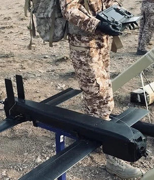 Иранские военные представили миниатюрный дрон-камикадзе