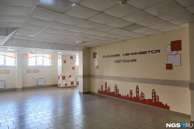 Школа в «Чистой Слободе» открылась в 2019 году, и она сразу стала переполненной | Источник: Александр Ощепков / NGS.RU