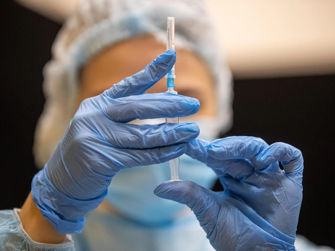 «Пентаксим» пользуется повышенным спросом среди аналогичных вакцин, поскольку обеспечивает защиту от пяти инфекций одновременно. | Источник: Александр Ощепков / NGS.RU