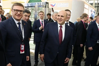 Михаил Мишустин посетил стенд Челябинской области на ИННОПРОМ