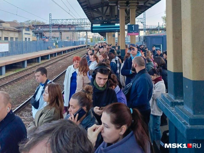 Показываем, что творится на парализованном сбоем МЦД-2 | Источник: читатель MSK1.RU