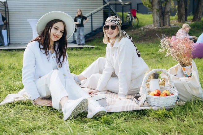 Семейный фестиваль пройдет в речном клубе | Источник: Mom’s Bazaar Афиша Красноярск / Telegram