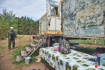 В теплое время года Абрамовы едят на открытом воздухе, если погода позволяет | Источник: Роман Данилкин / 63.RU