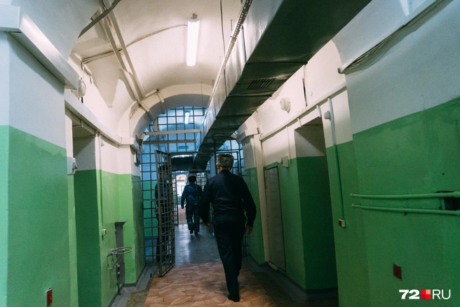 Планировать что-то — нереально, по решению руководства выходной день запросто может стать рабочим, и жалобы на этот счет не принимаются | Источник: Елена Латыпова / Городские медиа