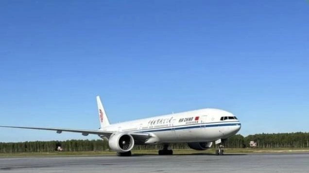 Китайский боинг, внепланово севший в Нижневартовске  | Источник: аэропорт Нижневартовска