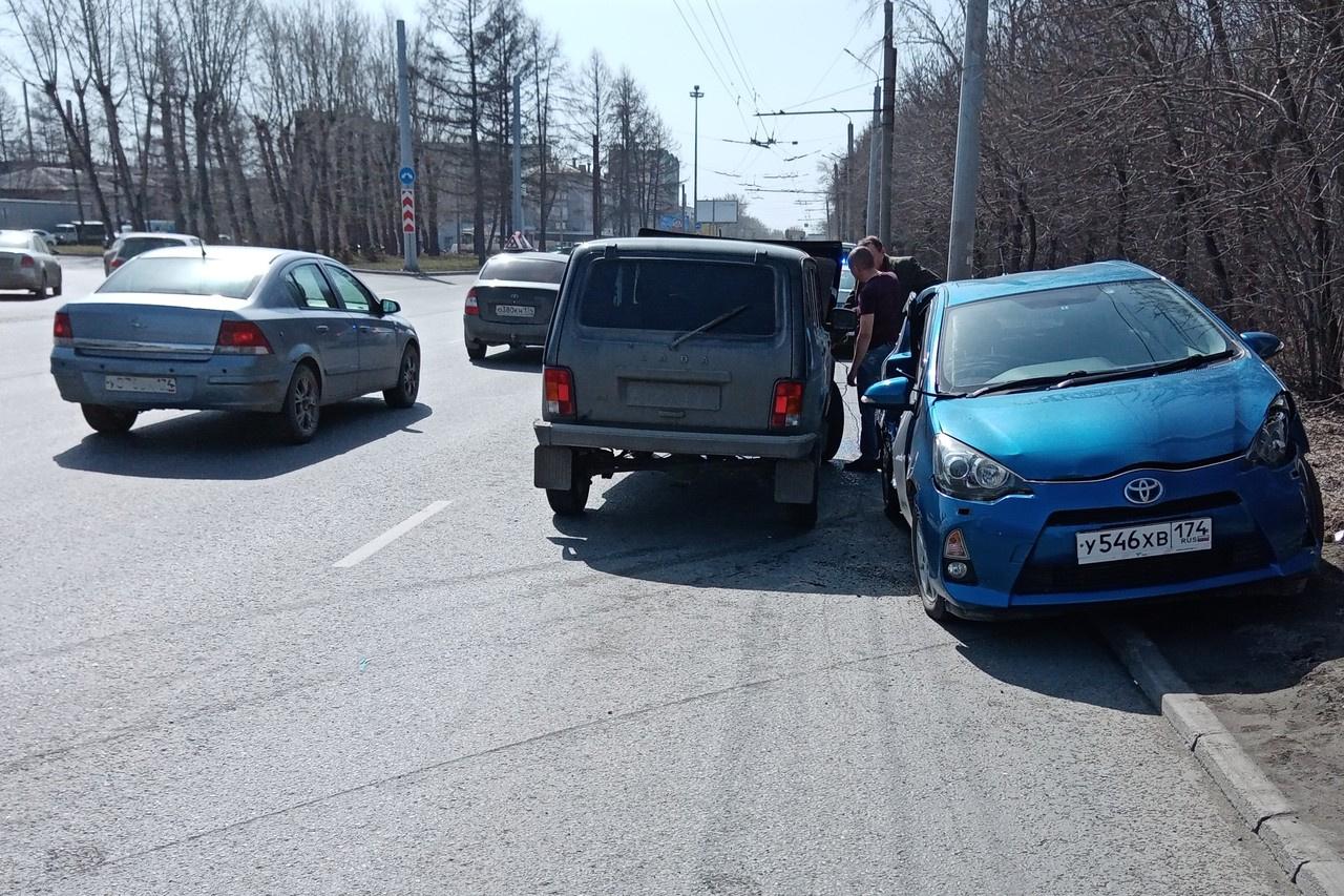 Автоподставы в Челябинске: уголовное дело в отношении Скрынниковых  прекратили, но тут же направили на дополнительное расследование - 31 марта  2023 - 74.ру