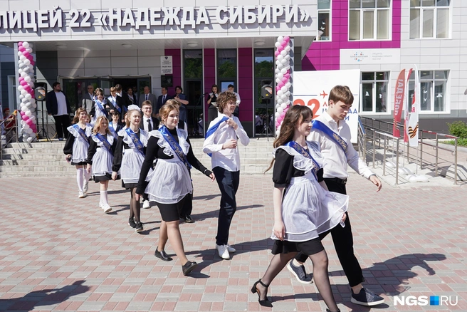 Выпускникам предстоит череда экзаменов | Источник: Илья Большаков / NGS.RU
