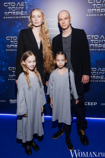 Юра Борисов и Анна Шевчук с дочками