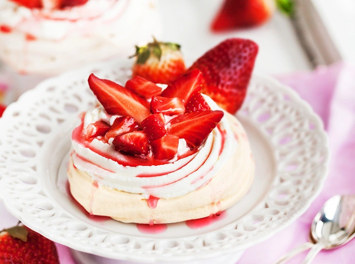 Кофейное пирожное PAVLOVA с кремом капучино