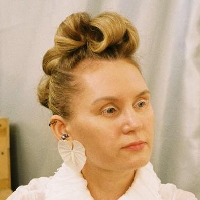 <p>Александра Гапанович</p>