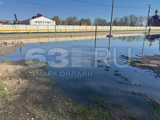 Жители надеются, что аварию скоро устранят и приведут в порядок город | Источник: Читатель 63.RU