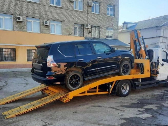 Конфискованный за взятку у чиновницы Lexus | Источник: УФССП по Саратовской области