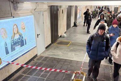 В Екатеринбурге оцепили станцию метро из-за бесхозных вещей