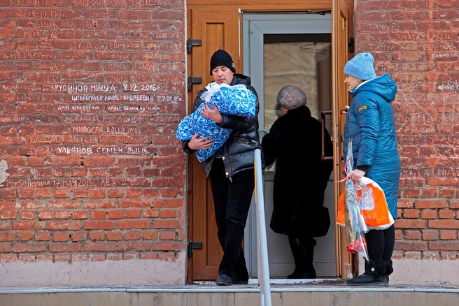 Возможно, необходим и «отцовский» капитал, чтобы семья чувствовала себя увереннее | Источник: Иван Рейзвих / NGS55.RU