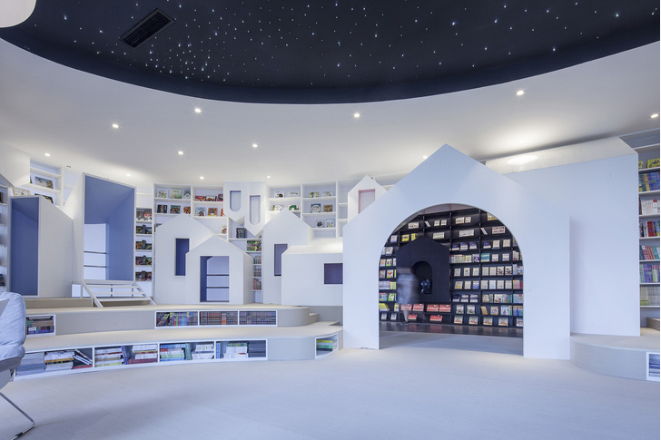 Радужный книжный магазин в Китае (фото 12)