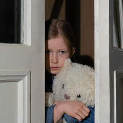 В Екатеринбурге 13-летняя девочка-маугли пойдет в школу