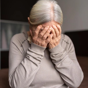 Суд приговорил сына экс-акима Караганды, избившего пожилую мать, к трем годам тюрьмы