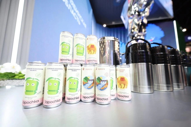 Нейросеть проанализировала вкусы покупателей и сгенерировала состав с дыней, клубникой, лемонграссом и лаймом | Источник: Наиль Фаттахов / сайт губернатора Челябинской области