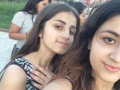 Сестры Хачатурян встретились в суде впервые за полгода: смотрят друг на друга, а поговорить не могут