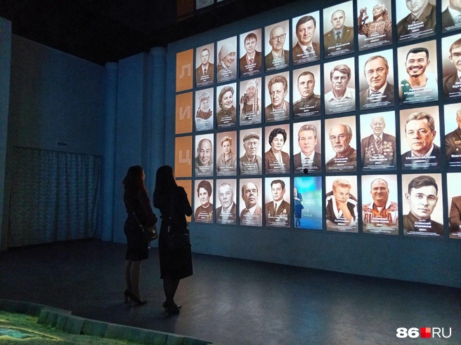 Посетители могут сделать свою фотографии и попасть на доску почетных жителей Югры. Как тебе такое, Илон Маск? | Источник: Мария Гришкина / 86.RU