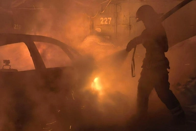 Car burns down in Murmansk auto town; owner injured, hospitalized