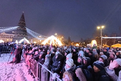 В Барнауле открыли новогодний городок на площади Свободы