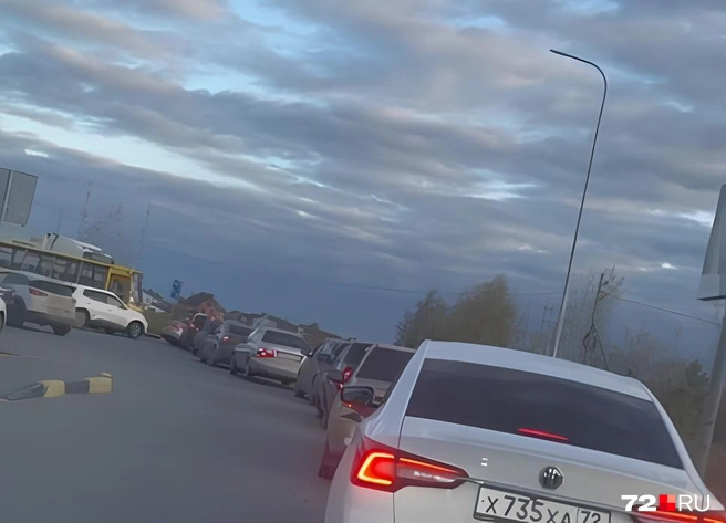 Дорожные проблемы в районе есть уже давно. Но сейчас ситуация обострилась до предела | Источник: читатель 72.RU